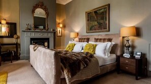Super King | In-room safe, desk, iron/ironing board, free WiFi - No.20 Boutique B&B (Helensburgh)