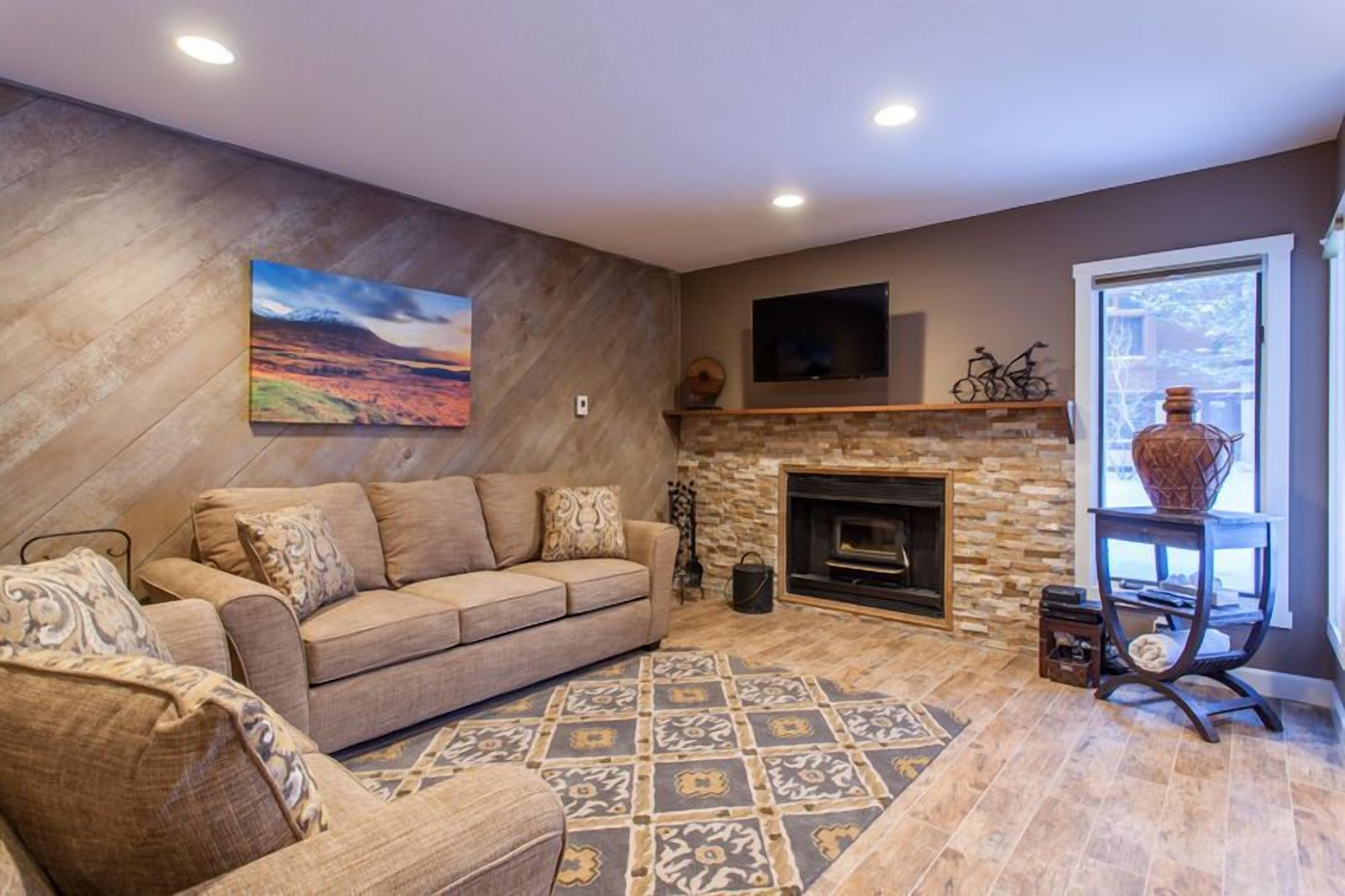 Snowcreek #405 Luxury - Fully Remodeled - 1 Bedroom - 1 Bath - Sleeps 4 - Snowcreek Condo