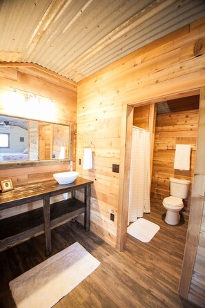 تجهيزات دش، مجففات شعر، مناشف