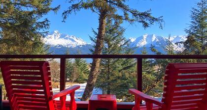 Beachfront property located on Resurrection Bay!