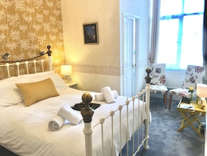 Kahden hengen huone | Työpöytä, silitysrauta/-lauta, ilmainen Wi-Fi, vuodevaatteet