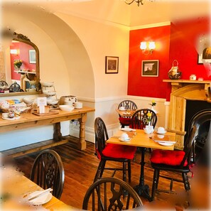 Ilmainen päivittäinen täysi aamiainen