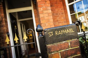 Front of property - St Raphael Guest House (York)