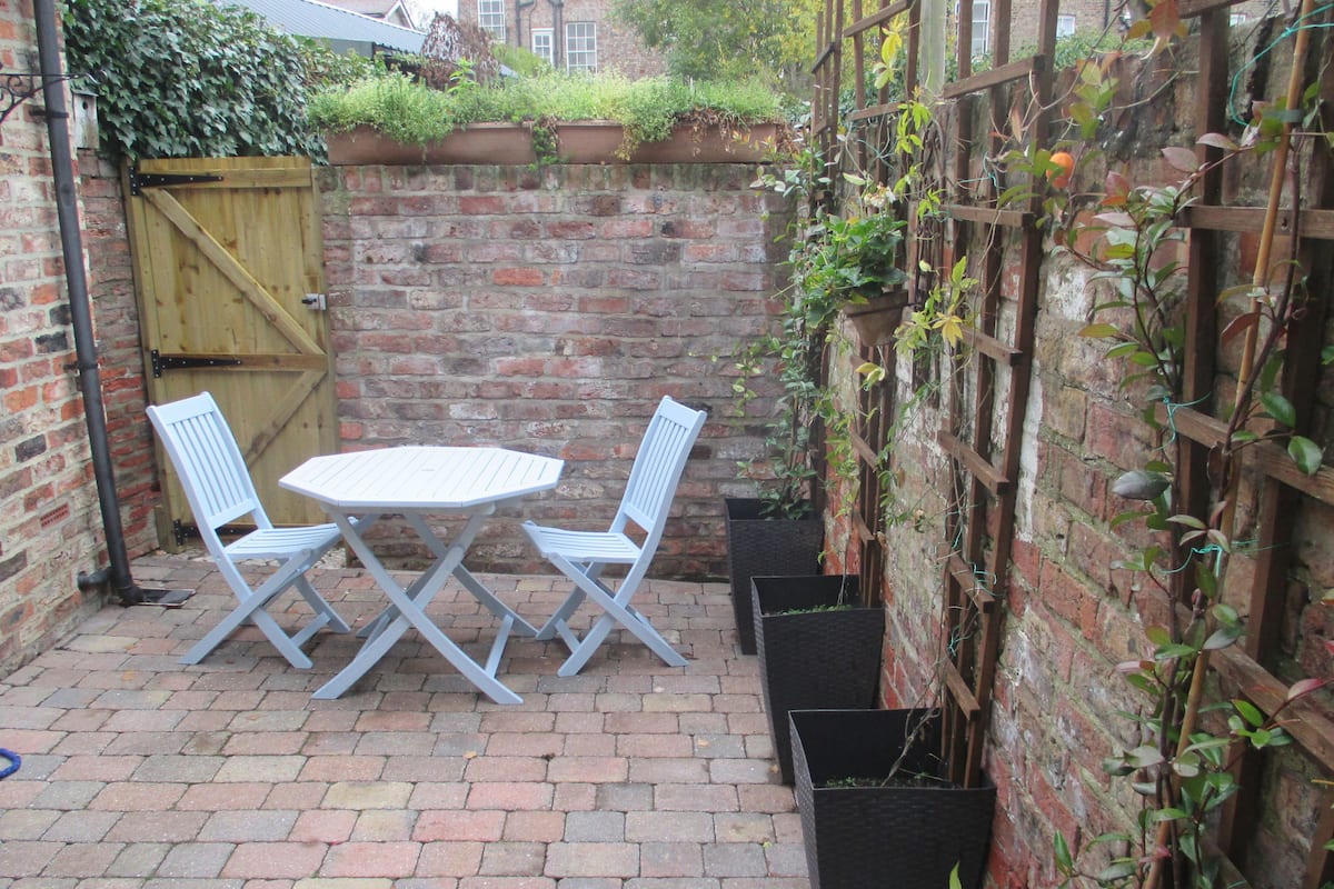 Executive Suite, 1 Double Bed, Courtyard Area | Terrace/patio