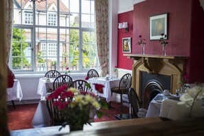 Free daily full breakfast - St Raphael Guest House (York)