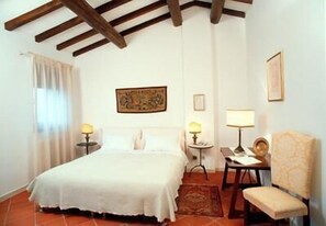 Rollaway beds, free WiFi, bed sheets - Alla Cedrara agriturismo (Ferrara)