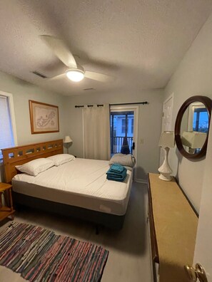 3 habitaciones, escritorio, tabla de planchar con plancha y wifi gratis 