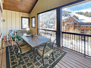 Outdoor dining - Huge Penthouse at base of Winter Park-Amazing location (Winter Park)