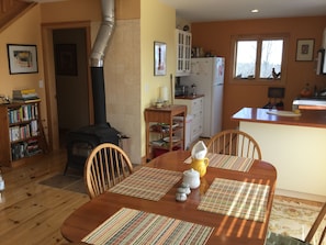 Dining - Charming Cottage in Maine (Surry)