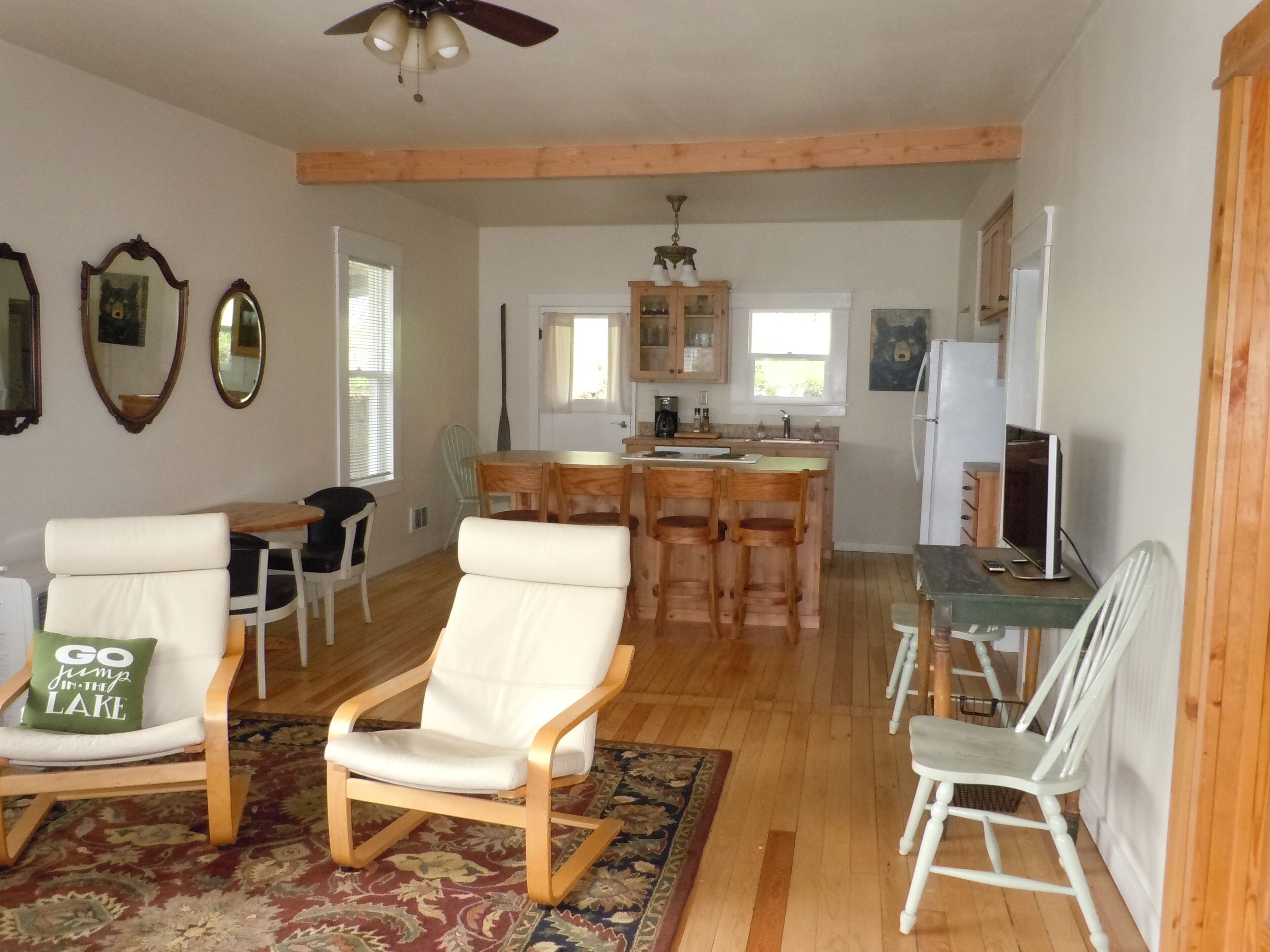 A Place For Family And Friends To Gather And Enjoy The Splendors Of The Lake.