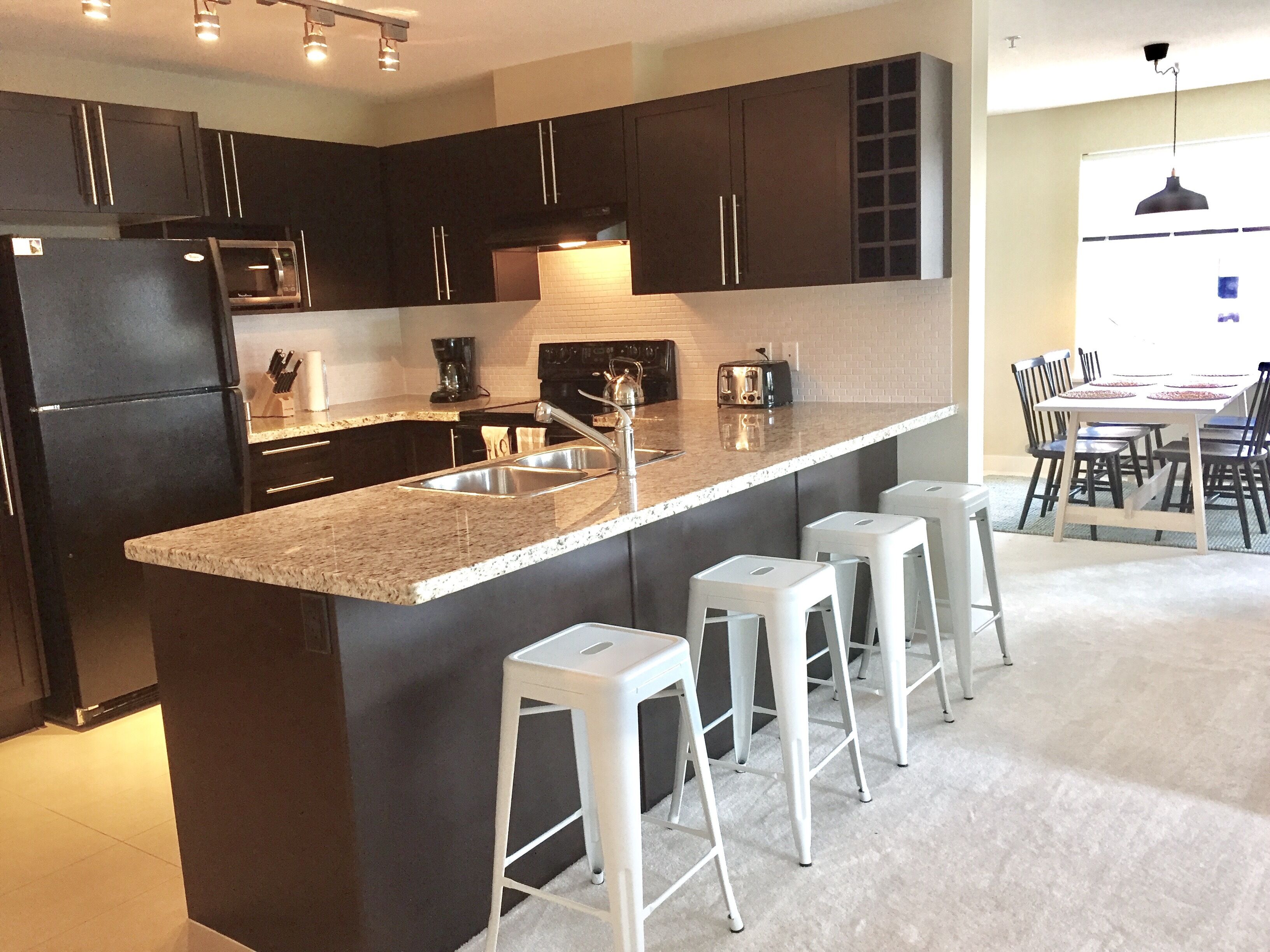 3 Bedroom Condo Steps to the Beach and Downtown