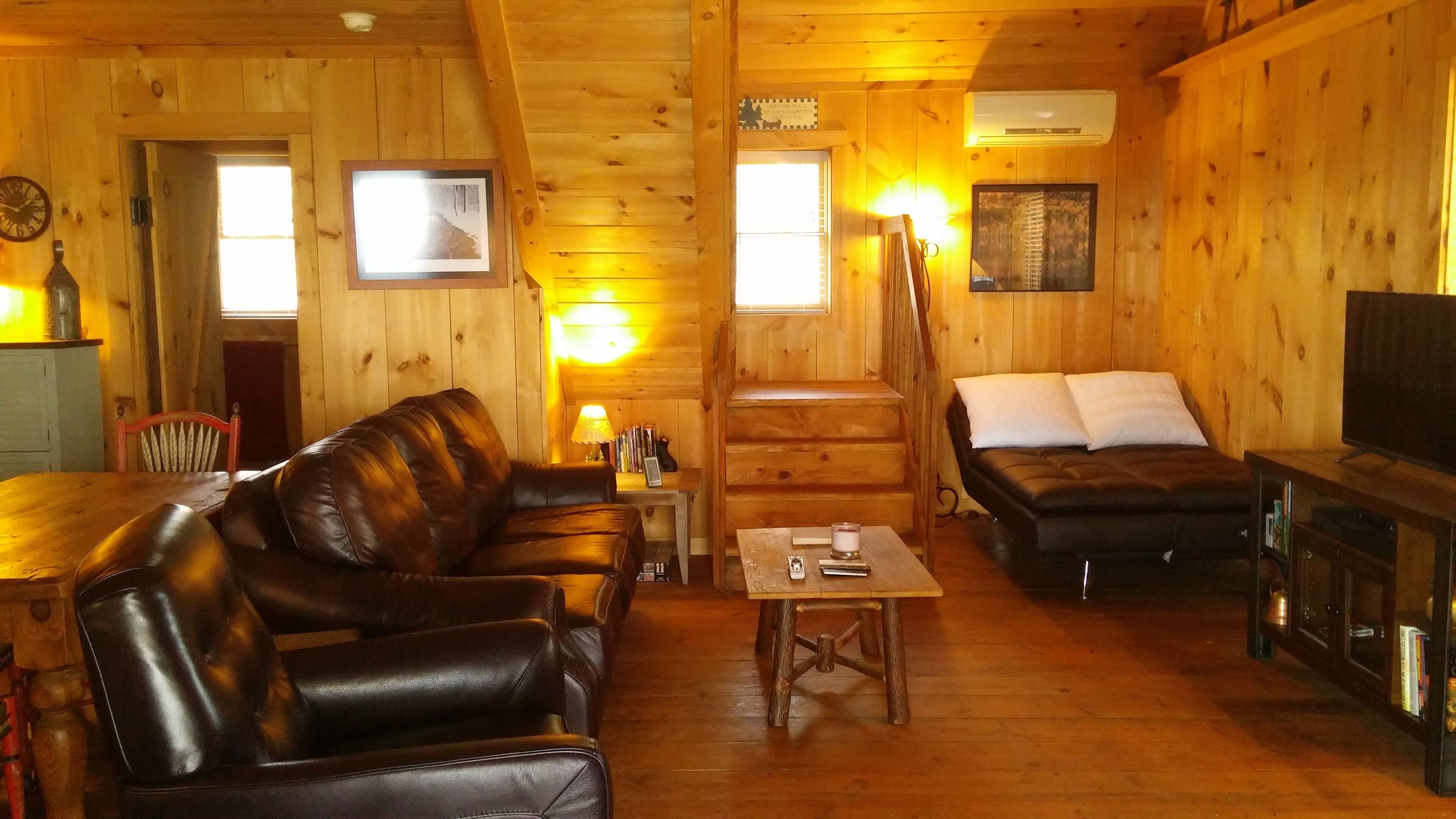 Welcome to Rovers Retreat - Very Private 4 Acre Fenced Pet Friendly Property