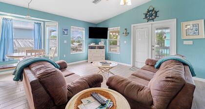 Yli 100 arvostelua! CR: n suosituin koti. Syvävesikanava w / Dock, kajakkeja