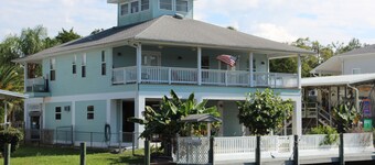 No Helene damage 3/2 available for rent! Deep Water Canal, Dock