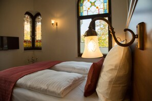 Quarto solteiro | Individualmente decorados, individualmente mobiliados, escrivaninha