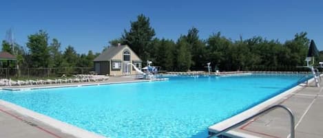 Piscine extérieure