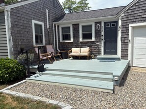 Property grounds - 3 BR, 2 bath single level home on private road---close to beaches and bike trail (Eastham)