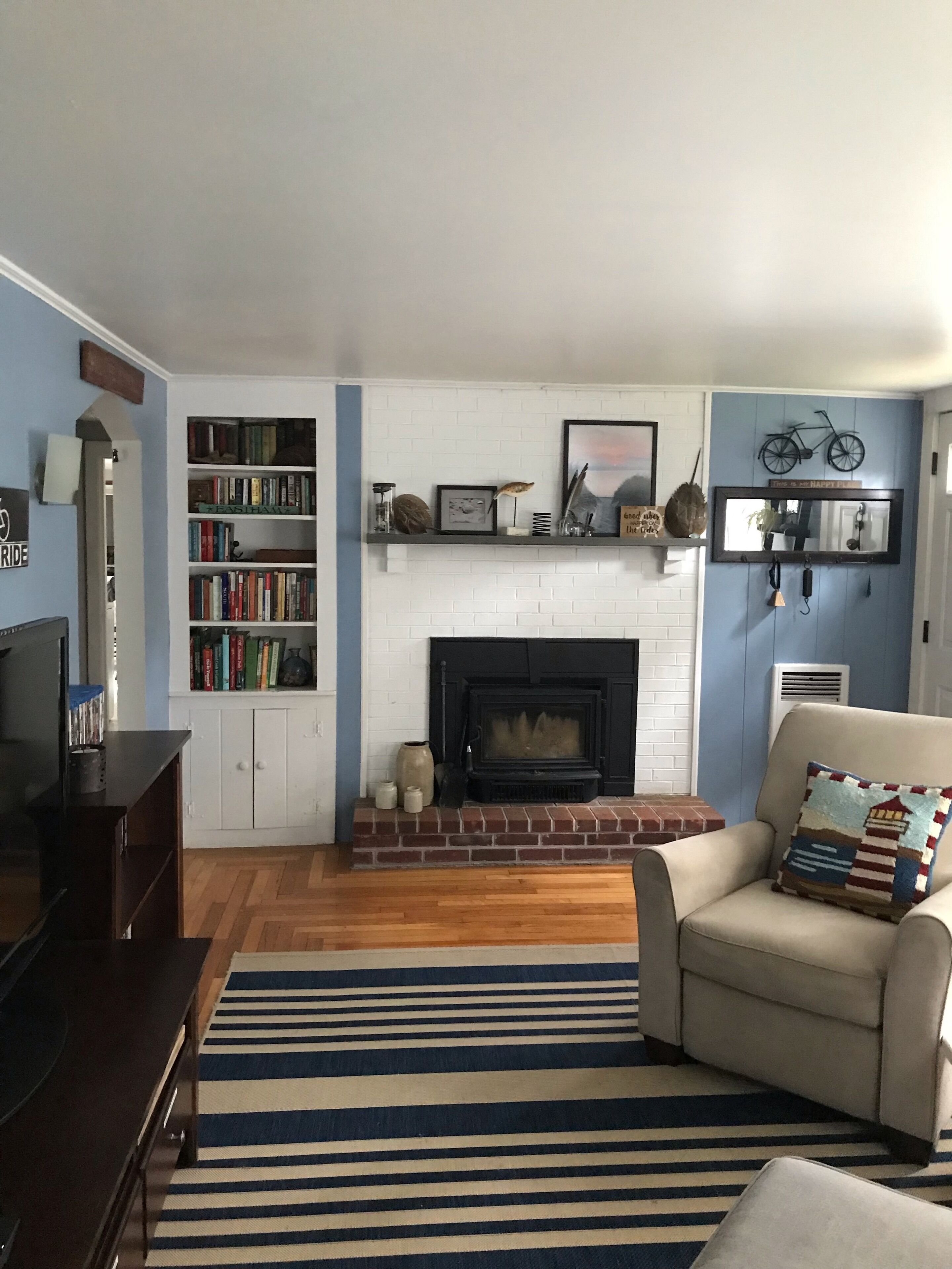 3 BR, 2 bath single level home on private road---close to beaches and bike trail