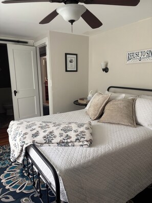 3 bedrooms, iron/ironing board, free WiFi, bed sheets - 3 BR, 2 bath single level home on private road---close to beaches and bike trail (Eastham)