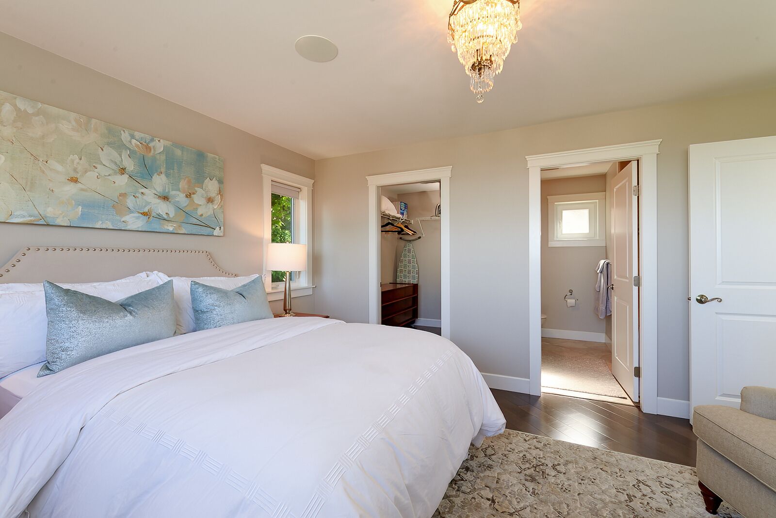 Beautiful home with a view! Walk to Village, Beach, Golf and Trails