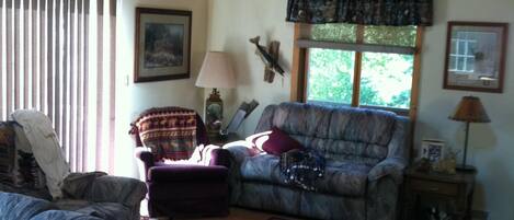 Televisie en een open haard