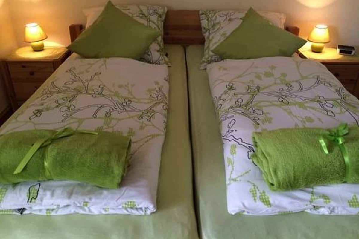 Apartment (2-grün) | Iron/ironing board, free WiFi