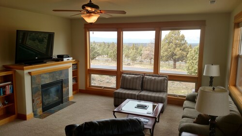 Mountian View, ilmaiset kulkuluvat 3 urheilukeskukseen, uima-altaaseen, porealtaisiin ja kävelyreitteihin!