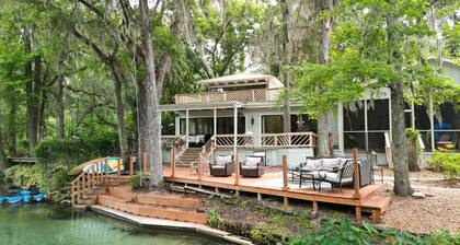 Rainbow River Home mit privater Insel. Inklusive Kajaks, Billardtisch!