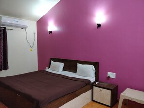 Double Room | In-room safe, desk, free WiFi - Hotel Sai Plaza (Igatpuri)