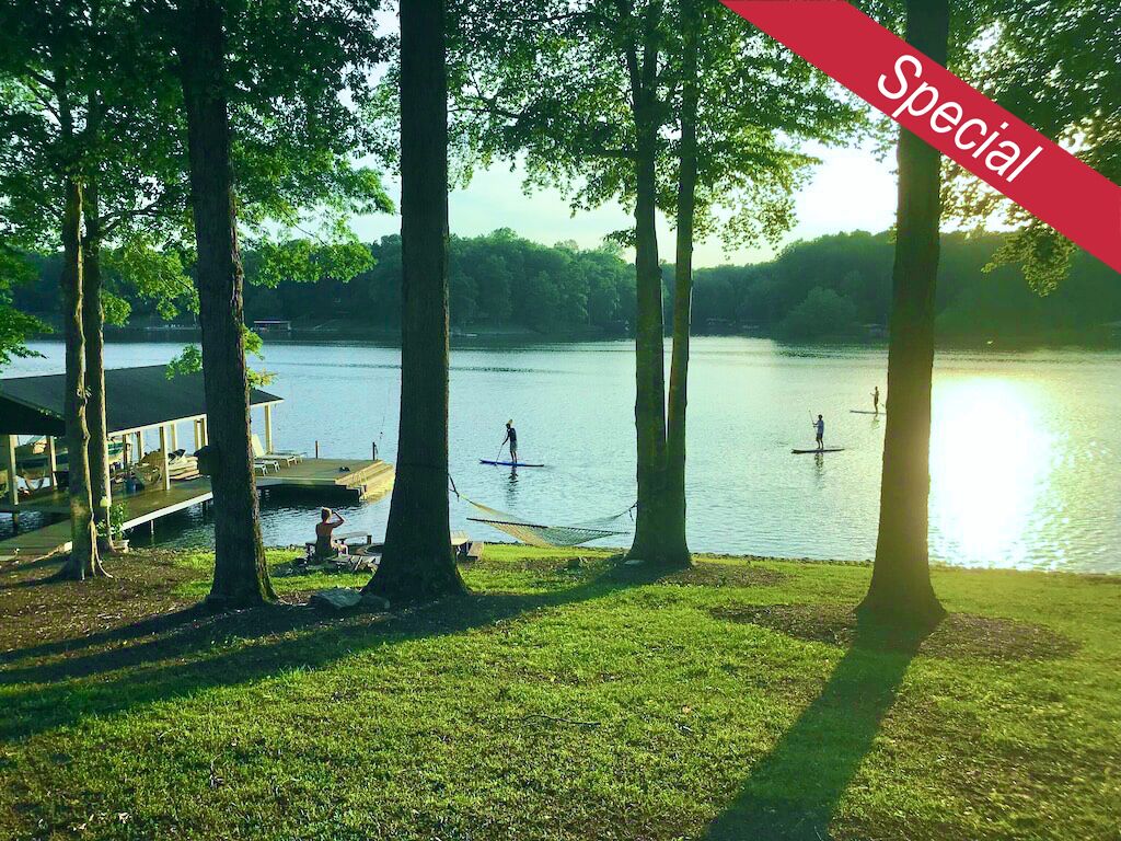 HUGE cove, DEEP water, KAYAKS, SUPs, fire pit & game room