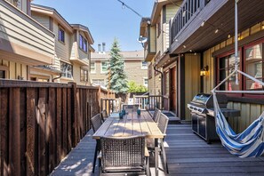 Outdoor dining - Entire large home- Luxe, Walk to lift & town! Game room, hot tub (Park City)