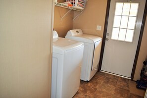 Interior - The Lake House Lake front/Private Dock/ Sleeps 12 (Bean Station)