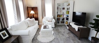 Historic District Bungalow - Easy Walk to Downtown