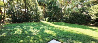 Historic District Bungalow - Easy Walk to Downtown