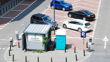 Egyéni parkolás (felár ellenében) (40 PLNnaponta)