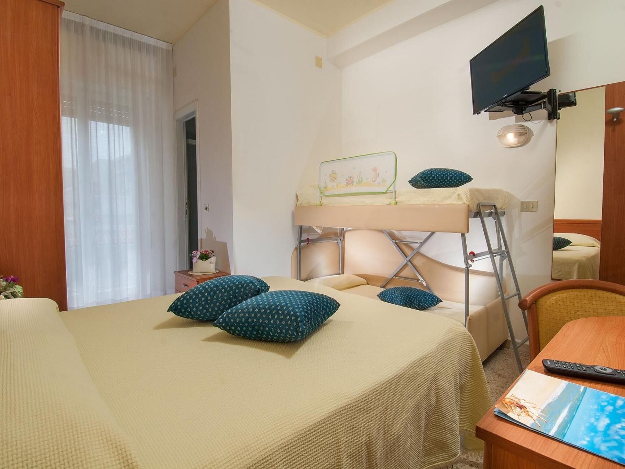 in-room safe, desk, travel cot, free wifi