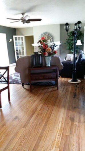 Unclassified image, 2 of 5, button - Large Groups & Families Welcome- Hot Tub, Grill and Picnic Area! (Albion)