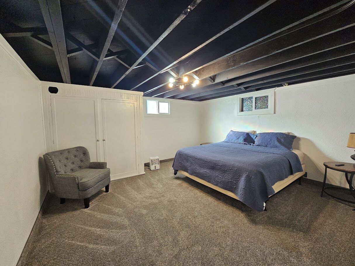 6 bedrooms, WiFi, bed sheets