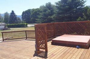 Unclassified image, 4 of 5, button - Large Groups & Families Welcome- Hot Tub, Grill and Picnic Area! (Albion)
