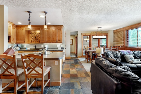 Wonderful open concept space!