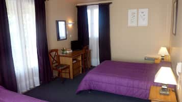 Quadruple Room | Desk, iron/ironing board, free WiFi, bed sheets