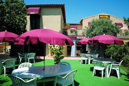 Food court