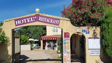 Entrée de l’hébergement