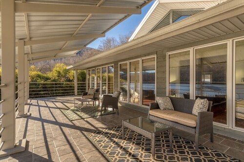 Täydellinen pako vedellä kauniilla rotkonäkymillä! 17 km keskustasta!