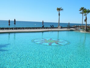 Outdoor pool, a heated pool - Beach Front Convenience..Steps to the Beach and Pool !  (Puerto penasco)