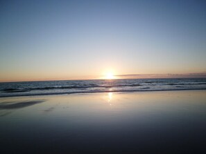 Na praia