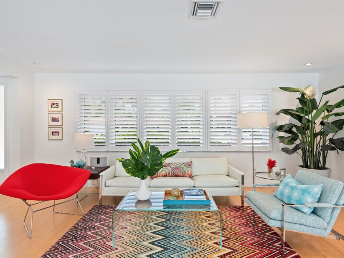 Photo 2 of Modern, Luxurious Villa in Park Shore w/Private Beach Access & Heated Pool