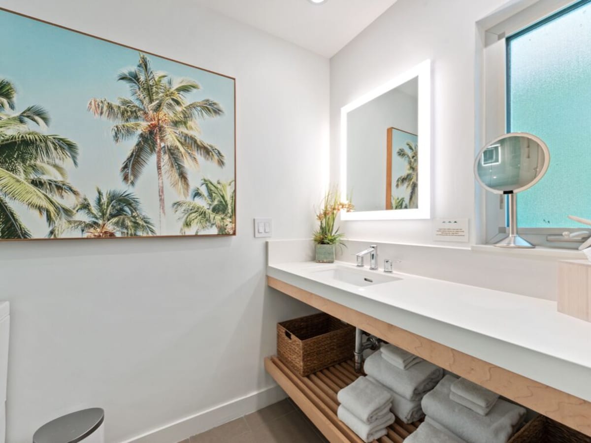 Photo 22 of Modern, Luxurious Villa in Park Shore w/Private Beach Access & Heated Pool