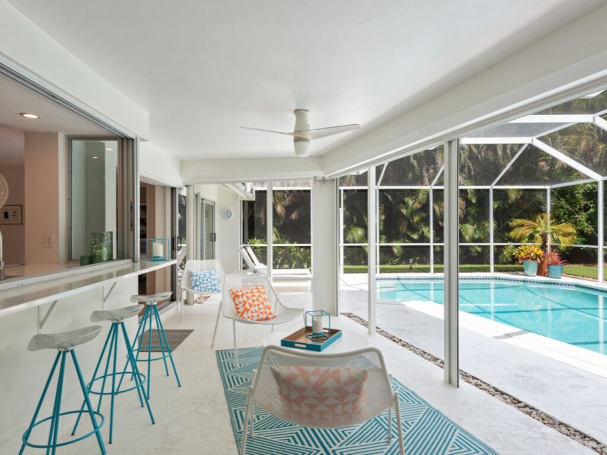 Photo 4 of Modern, Luxurious Villa in Park Shore w/Private Beach Access & Heated Pool