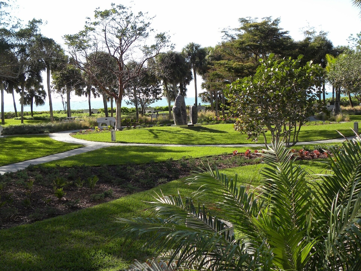 Photo 37 of Modern, Luxurious Villa in Park Shore w/Private Beach Access & Heated Pool